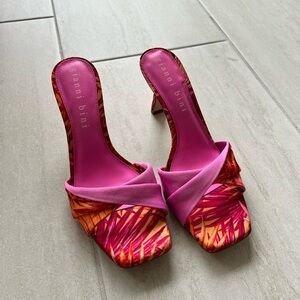 Gianni Bini multi colored heels